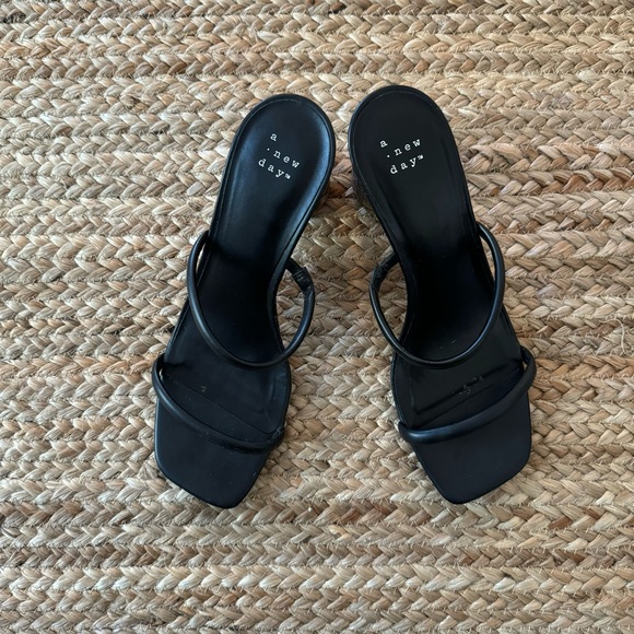 A New Day - Block Heel - Black Leather - Picture 4 of 4